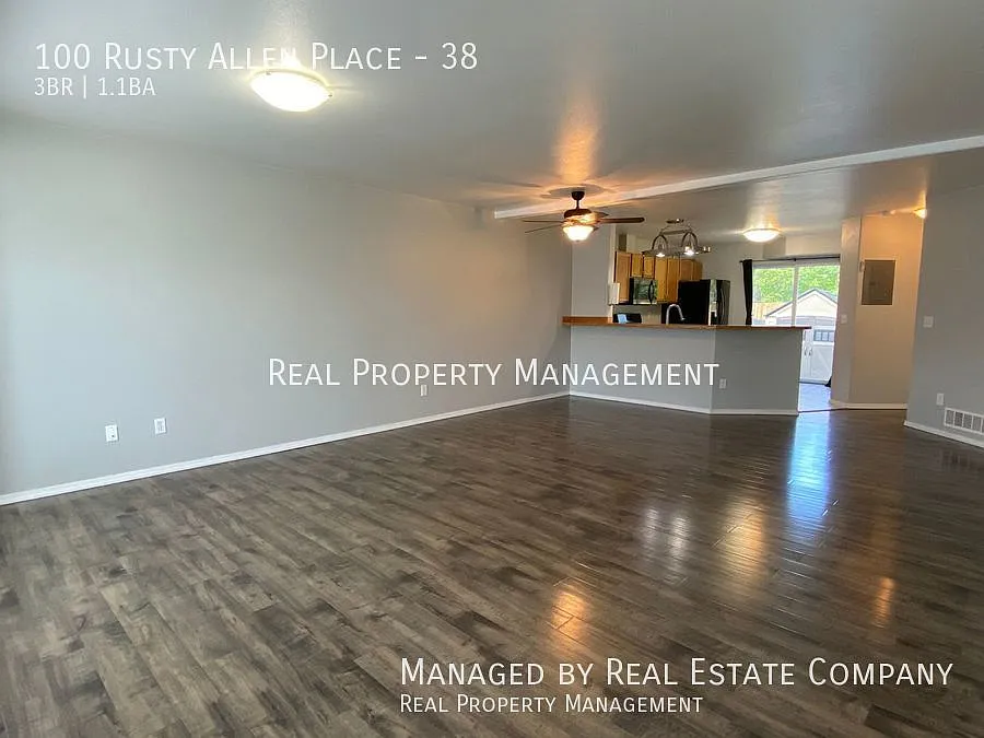 Modern 3bd/2ba Town House style Condo in Turpin neighborhood. Close to JBER! — Photo 2