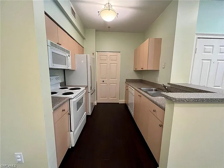 1160 Reserve Way #207 — Photo 6