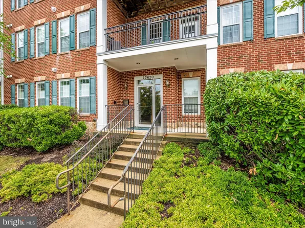 23620 Overlook Park Dr Unit 302, Clarksburg, MD 20871