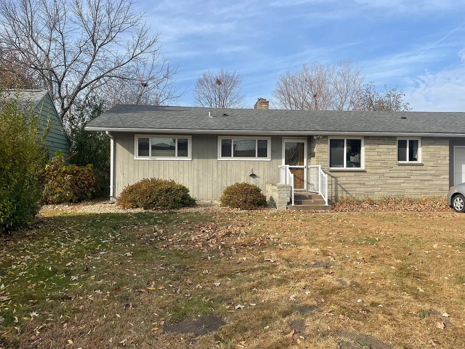 5 bed, 2057 sqft, $2,300 — Photo 2