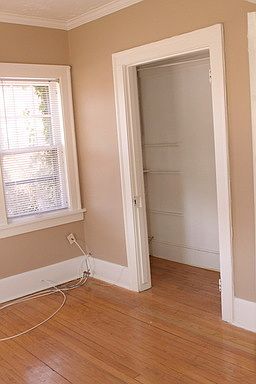3rd image of 1309 W Clifton Blvd APT 4