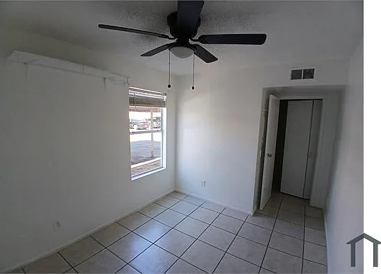 260 W 8th Ave — Photo 11