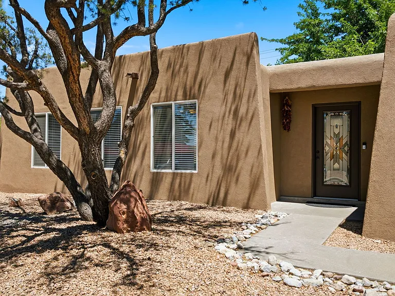 9817 Mary Ellen Pl NE — Photo 4