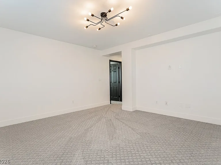 1041 Chestnut Chase St — Photo 16