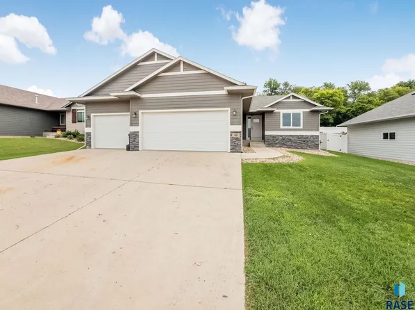 48 N 6th St, Baltic, SD 57003
