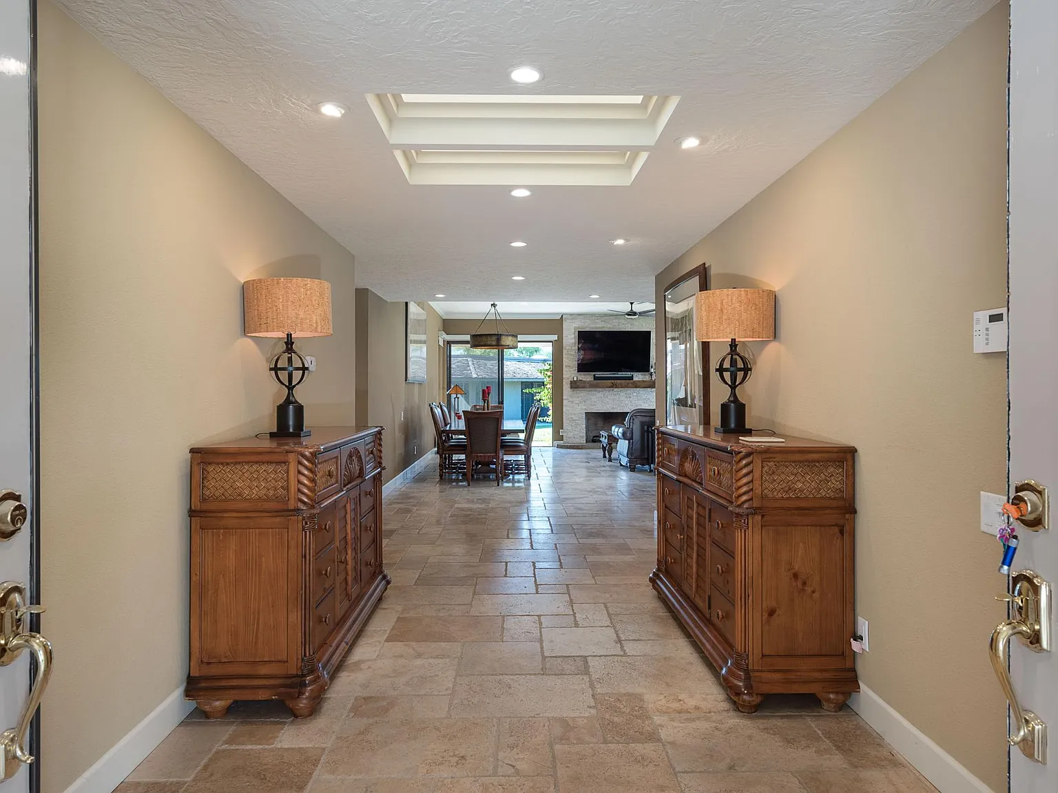 3 bed, 2950 sqft, $5,000 — Photo 3