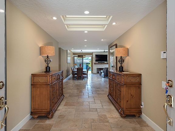 3rd image of 5 Briarcliff Ct