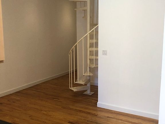 2nd image of 176 Elizabeth St APT 5
