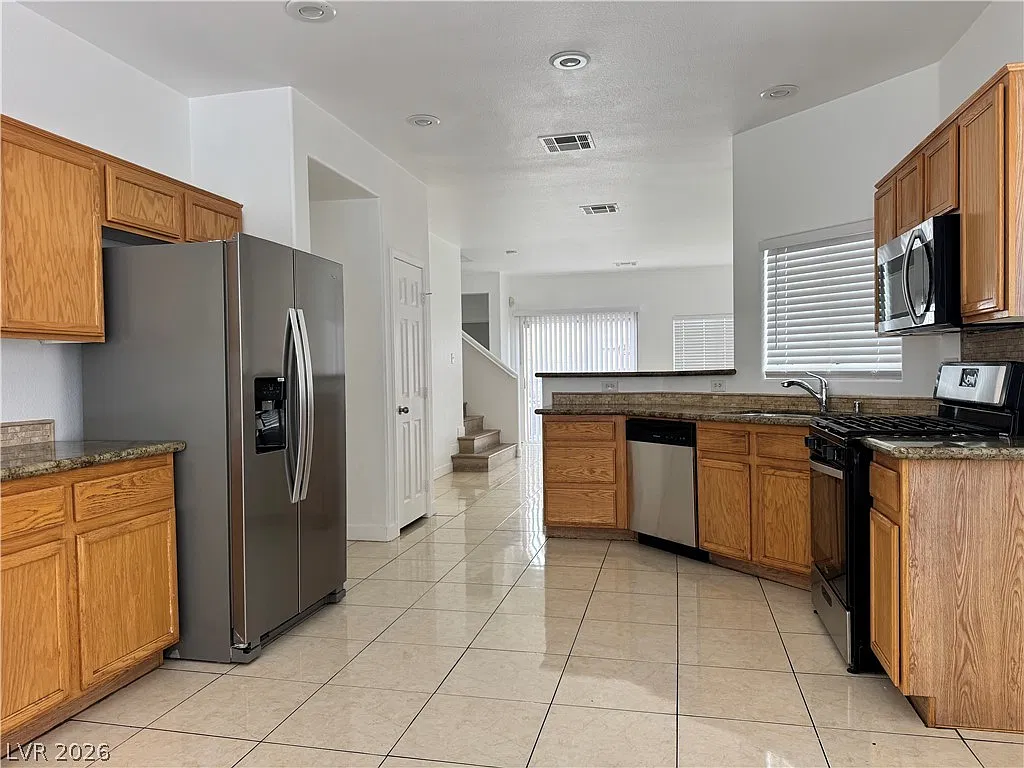 3 bed, 2.5 bath, 1412 sqft, $1,795 — Photo 4