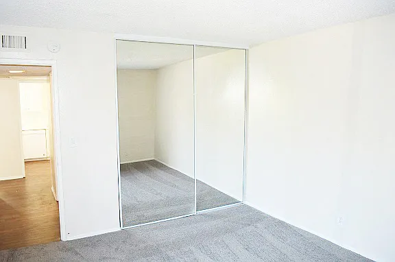 Fairview Apartments — Photo 9