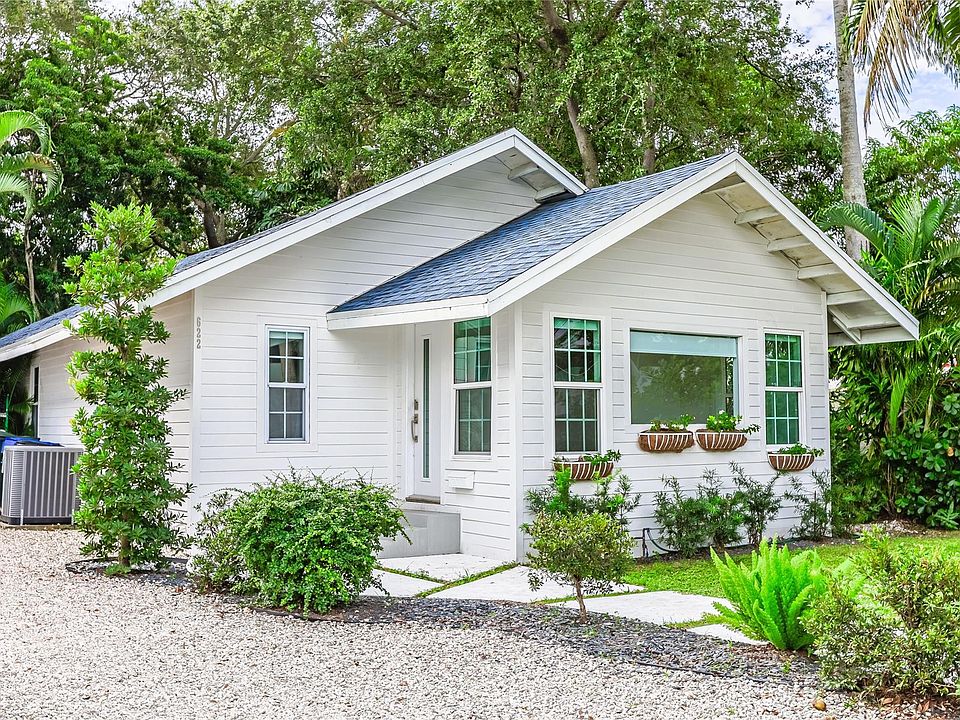 1st image of 622 SE 6th Court
