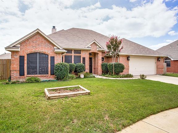 2nd image of 505 Surry Ct