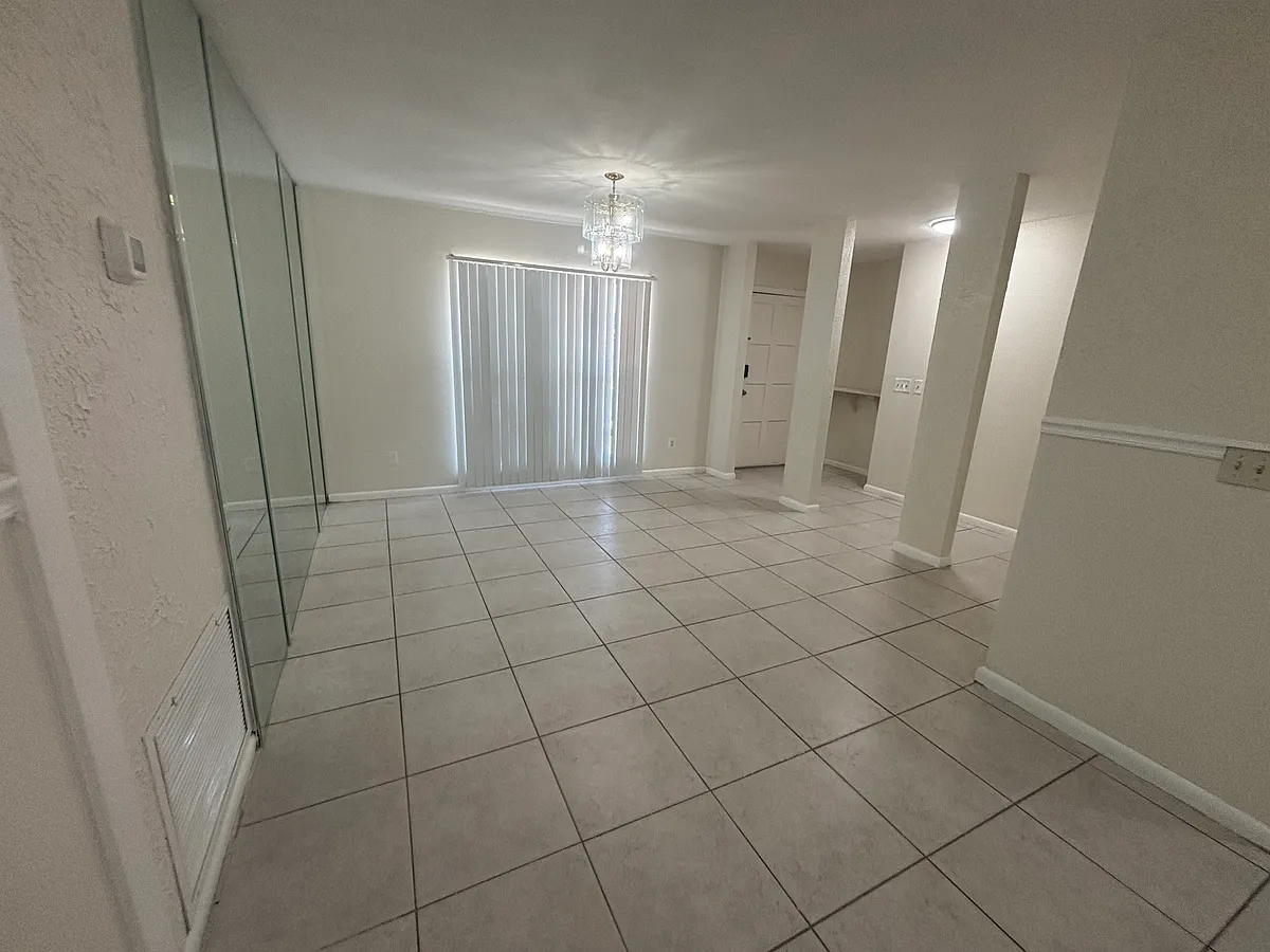 Building Photo - 8217 Malvern Cir