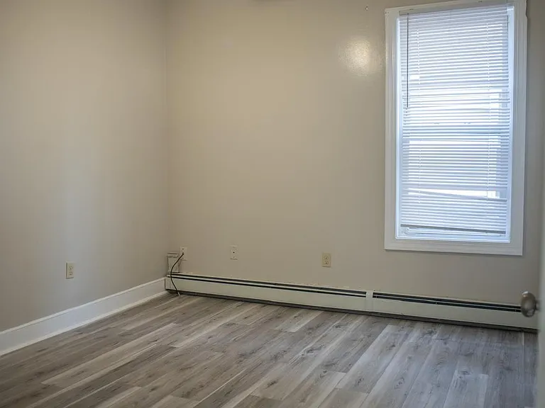61 Lyon St #1 — Photo 4