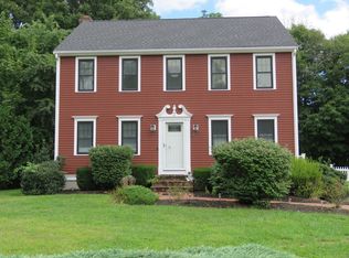2 Fitzgibbons Ln, Rockland, MA 02370