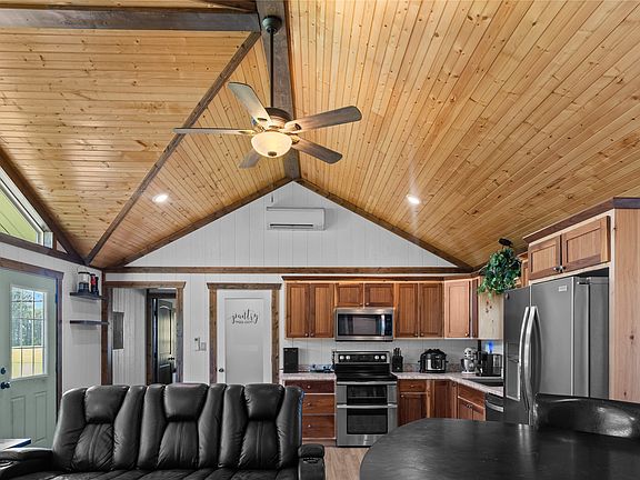 2nd image of 1001 County Road 1350