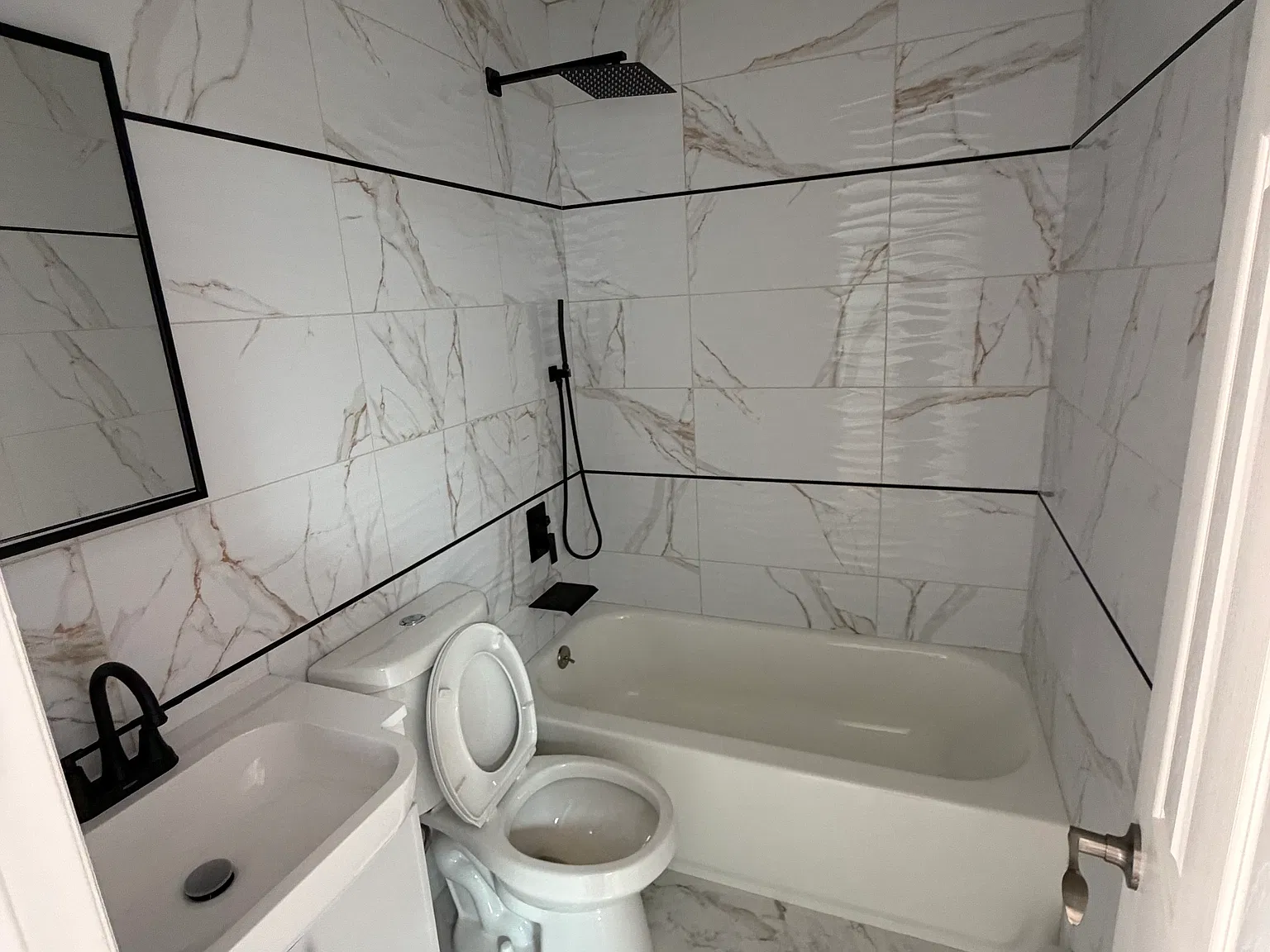 3 bed, $3,700 — Photo 4