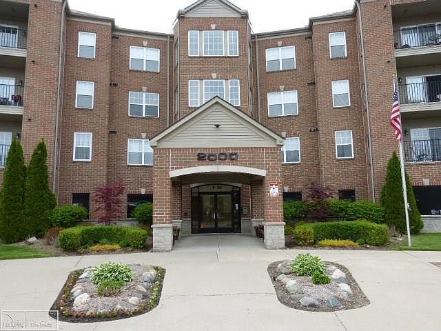 1st image of 2208 Country Club Dr #17
