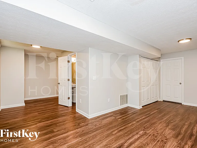 1106 Linford Cir — Photo 13
