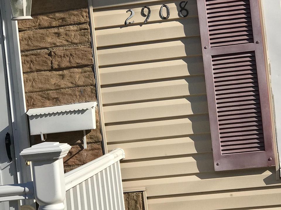 1st image of 2908 Endicott Ave