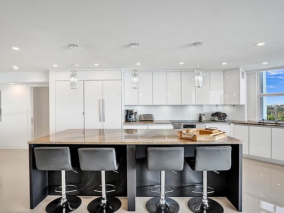 5th image of 1340 S Ocean Boulevard #905
