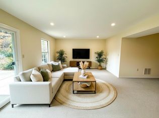 17 Apple Dr, Spring Lake, NJ 07762