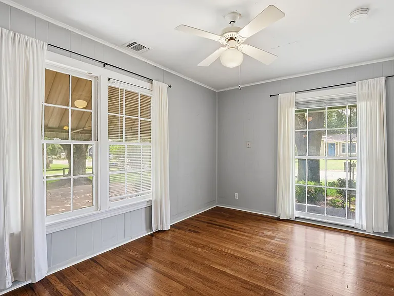 902 W Bridge St — Photo 10