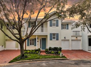 1030 W Heritage Club Cir, Delray Beach, FL 33483