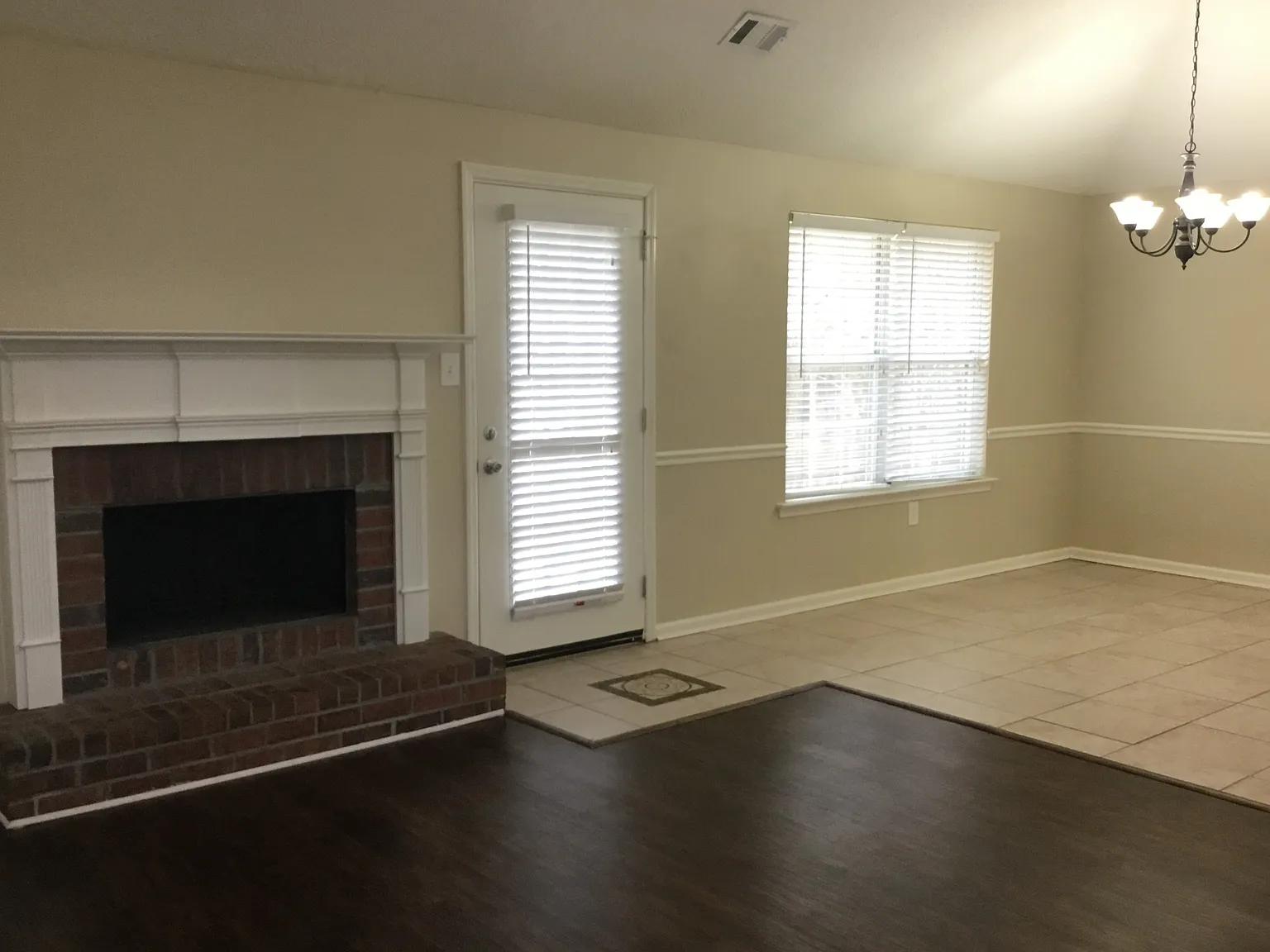 3 bed, 2.0 bath, 1442 sqft, $1,995 — Photo 3
