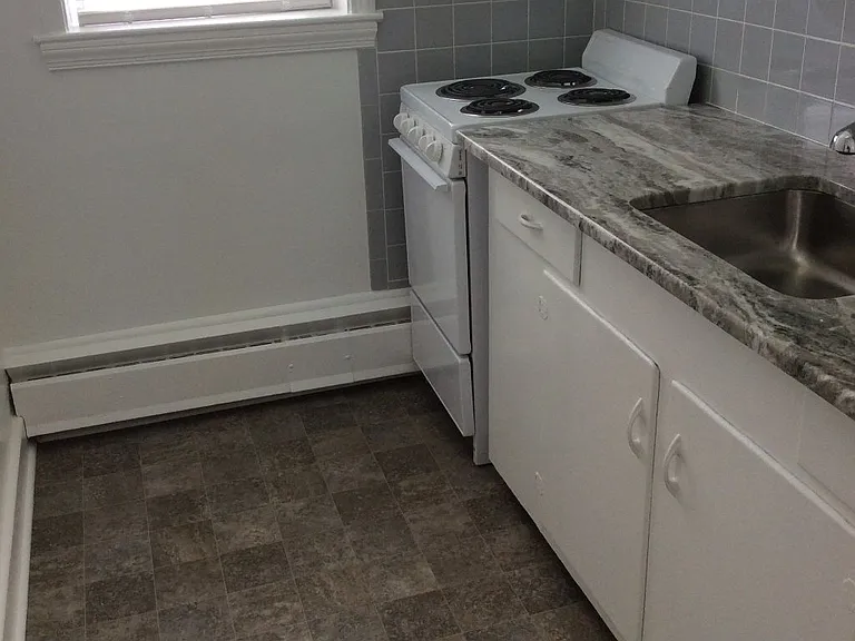 802 Hanover St #D — Photo 6