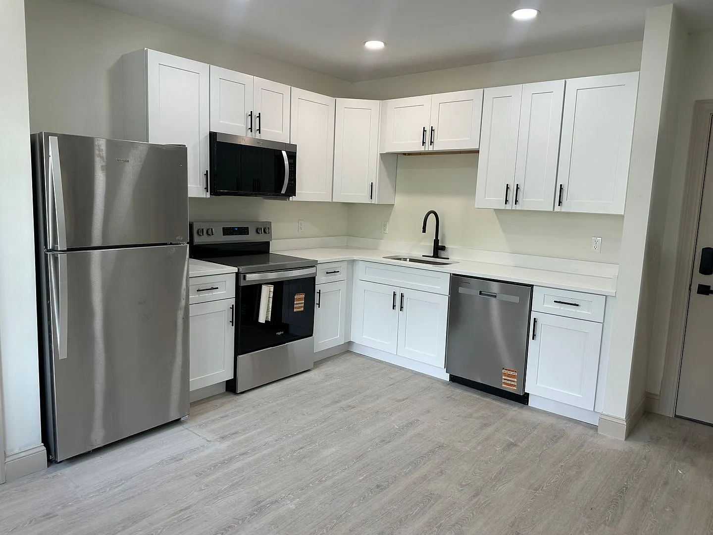 Renovated 1 Bed/1 Bath Apt in Providence! — Photo 2
