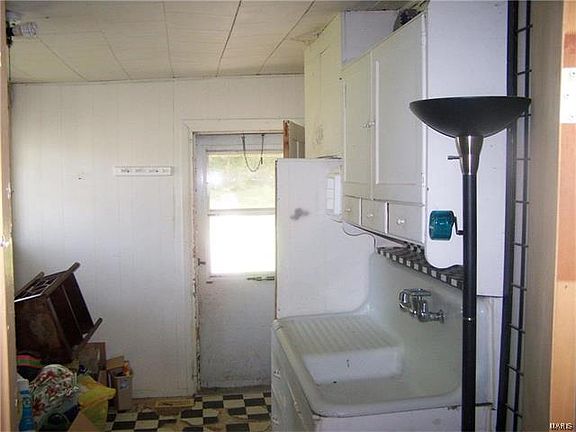 4th image of 203 N Main St