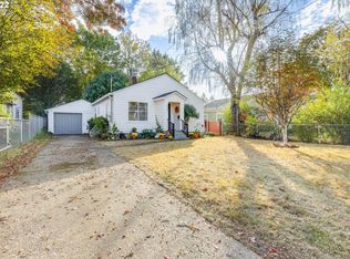 930 SE 4th St, Gresham, OR 97080