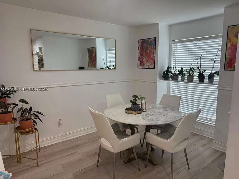 995 Riverside Dr #111 — Photo 6