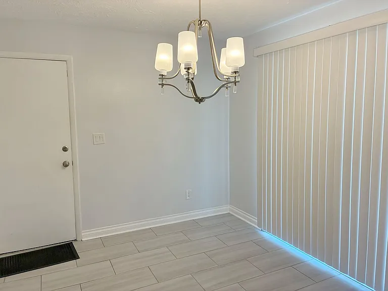 2180 Westcliff Dr — Photo 9
