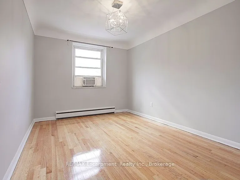 830 Robinson St #204 — Photo 9
