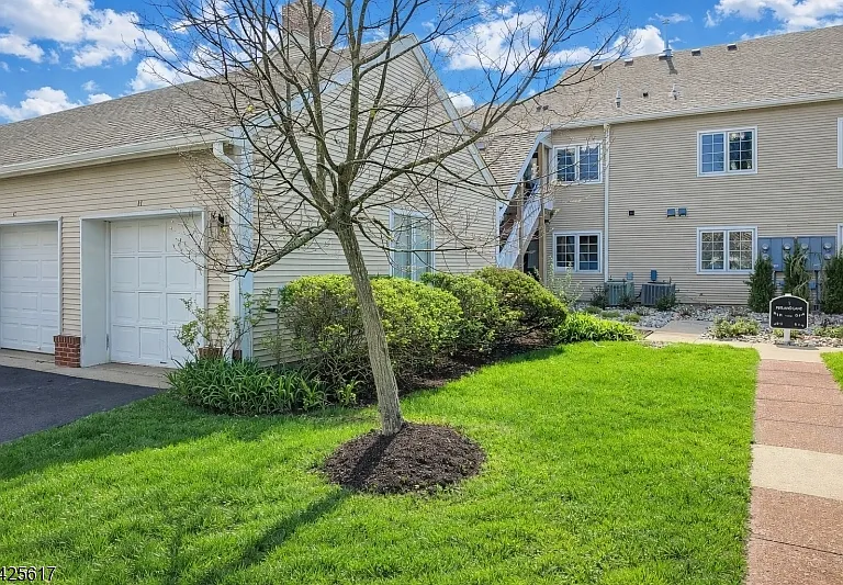 1H Rutland Ln — Photo 2