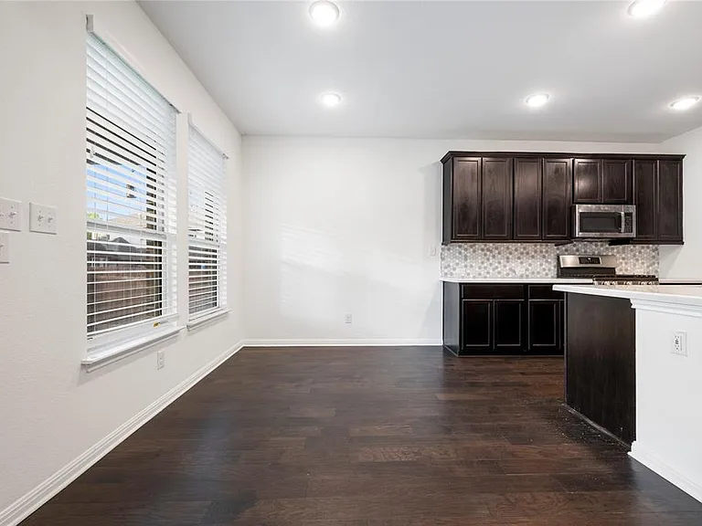 5146 Veranda Ter — Photo 12