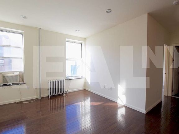 2nd image of 132 Ludlow St