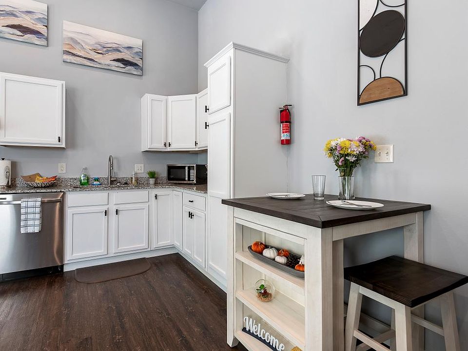 1st image of 1924 S Ashwood Ave #2