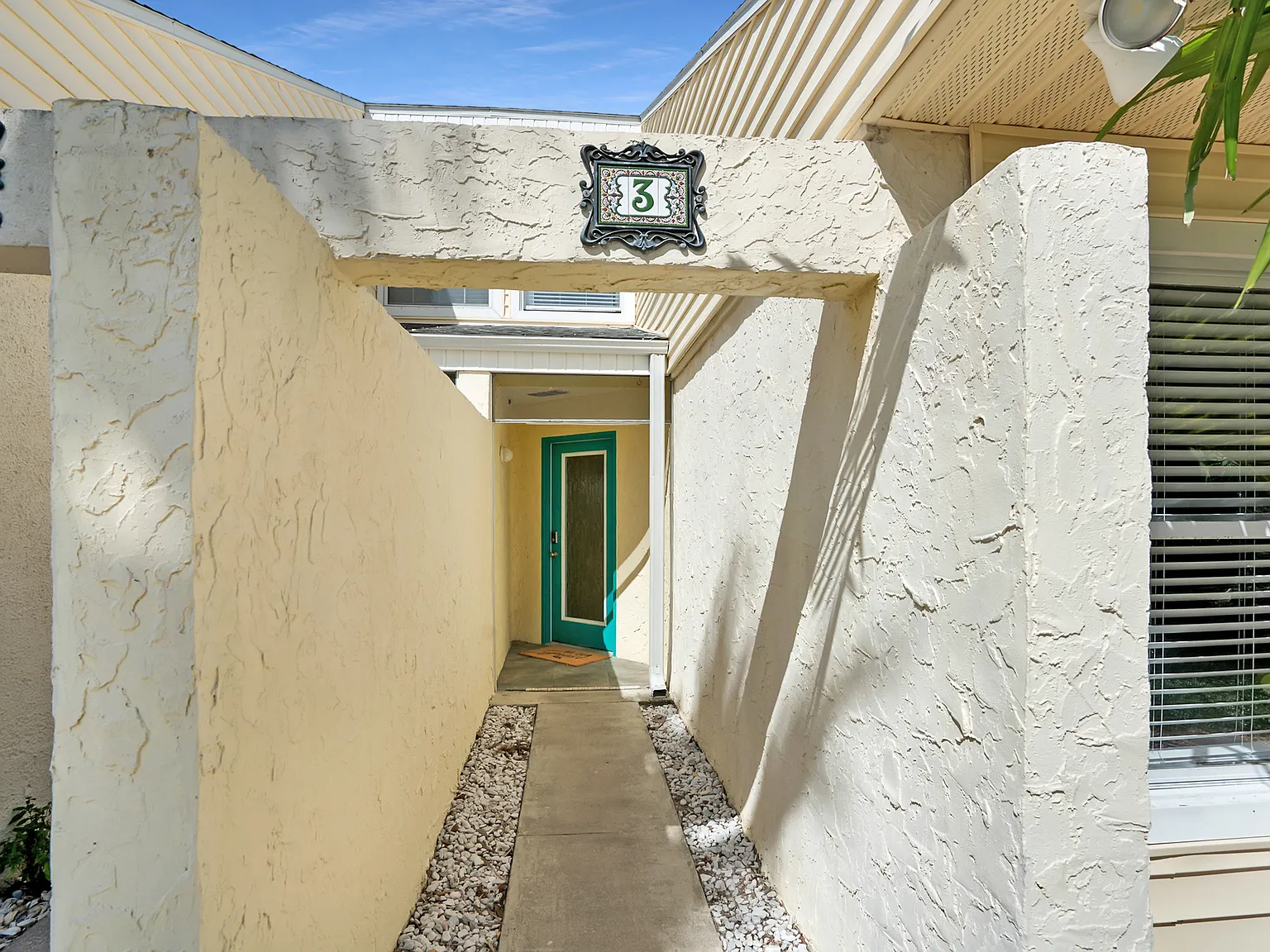 2 bed, 1230 sqft, $2,000 — Photo 2