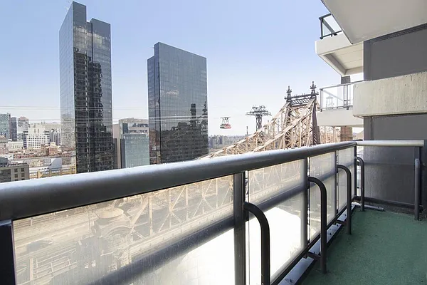 Rented by VESNA REALTY | media 5