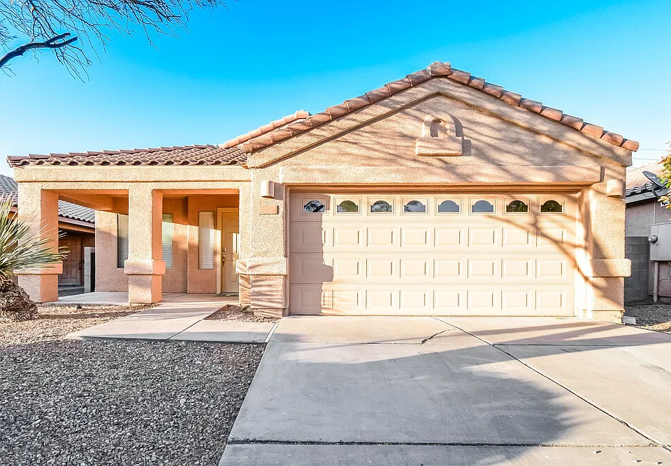 6657 E Ladonna Ln