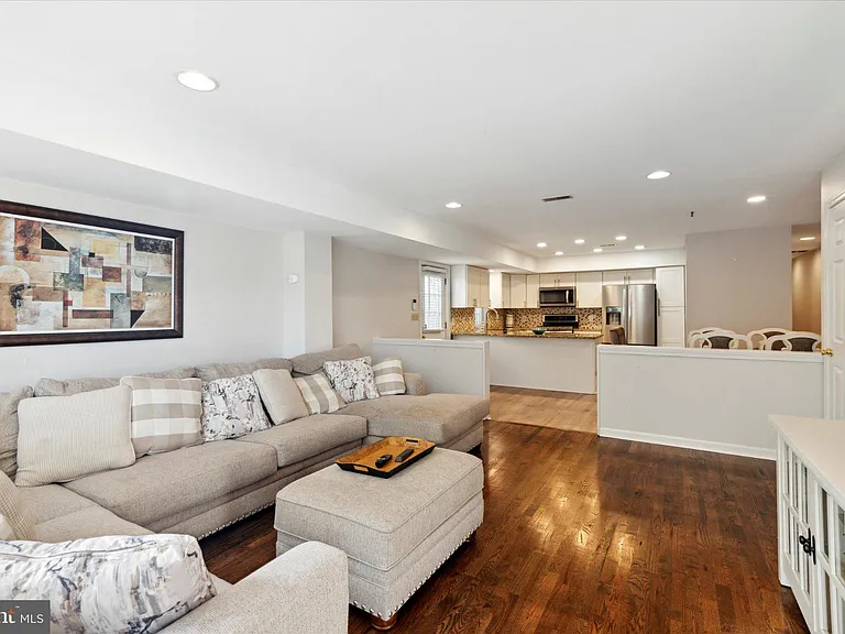 535 Gerhard St #1 — Photo 11