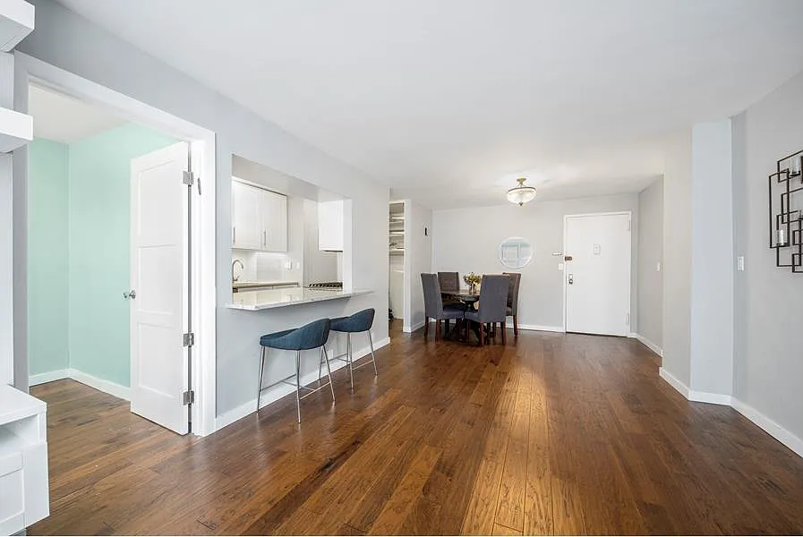 201 E 36th St #8B