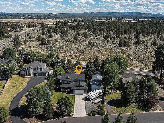 3rd image of 61097 Ferguson Ct