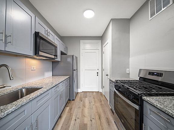 4th image of 1425 North Ave #421