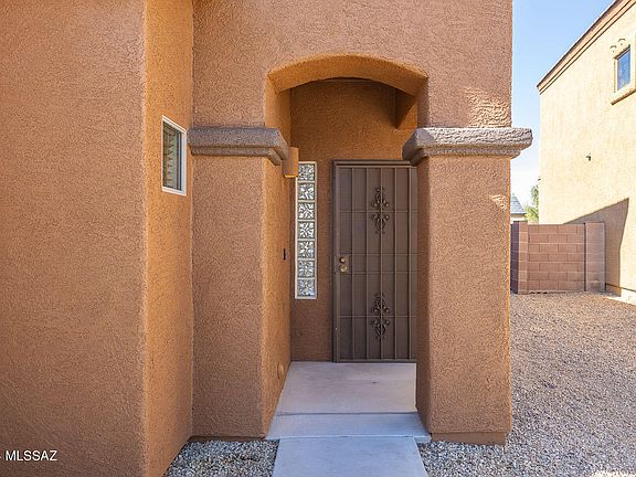 3rd image of 8387 N Johnson Dr