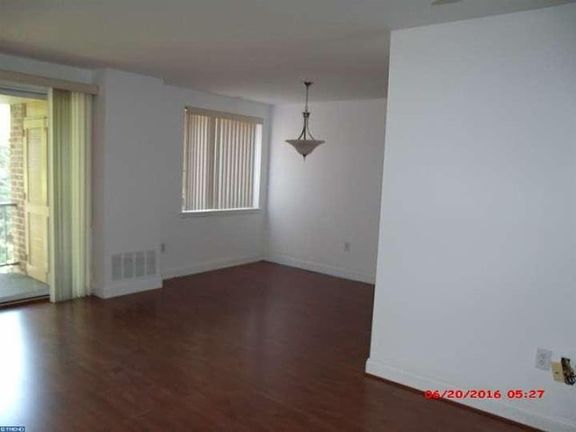 3rd image of 1650 Oakwood Dr #308
