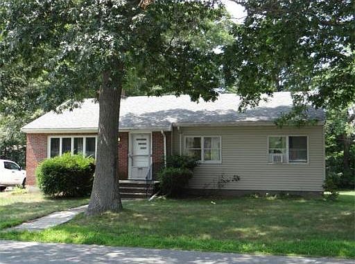 2nd image of 40 Forest St